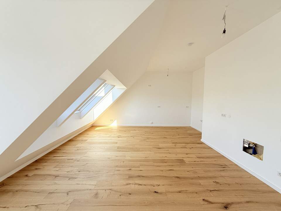 Schöne 3-Zimmer Dachgeschosswohnung in absoluter Ruhelage