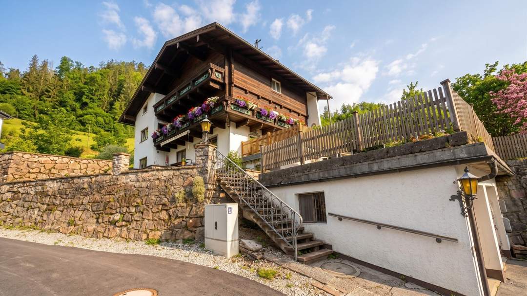 Traumhaftes Raumangebot am Dürrnberg – Mehrfamilienhaus mit Ausbaupotenzial