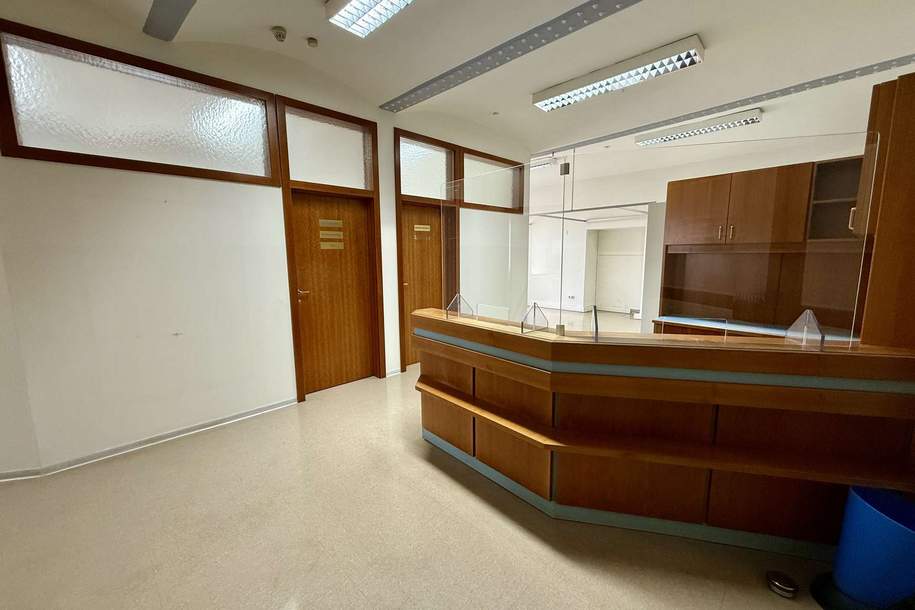 Büro-/Ordinationsfläche am Völkermarkter Hauptplatz – 106,82 m² | 7 Räume | provisionsfrei, Gewerbeobjekt-miete, 490,00,€, 9100 Völkermarkt