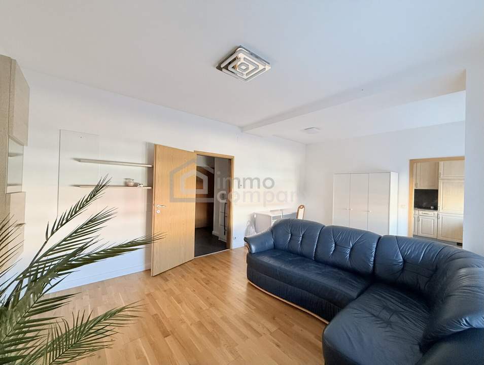 Räumige und helle Wohnung zu vermieten
