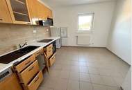 Dachgeschoss - Zwei Zimmerwohnung mit Essküche!