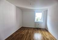 UNBEFRISTET - tolle Loggia - Helle 5-Zimmer Neubau Maisonette-Wohnung mit separater Küche, Lift, Gartennutzung und Garagenplatz optional