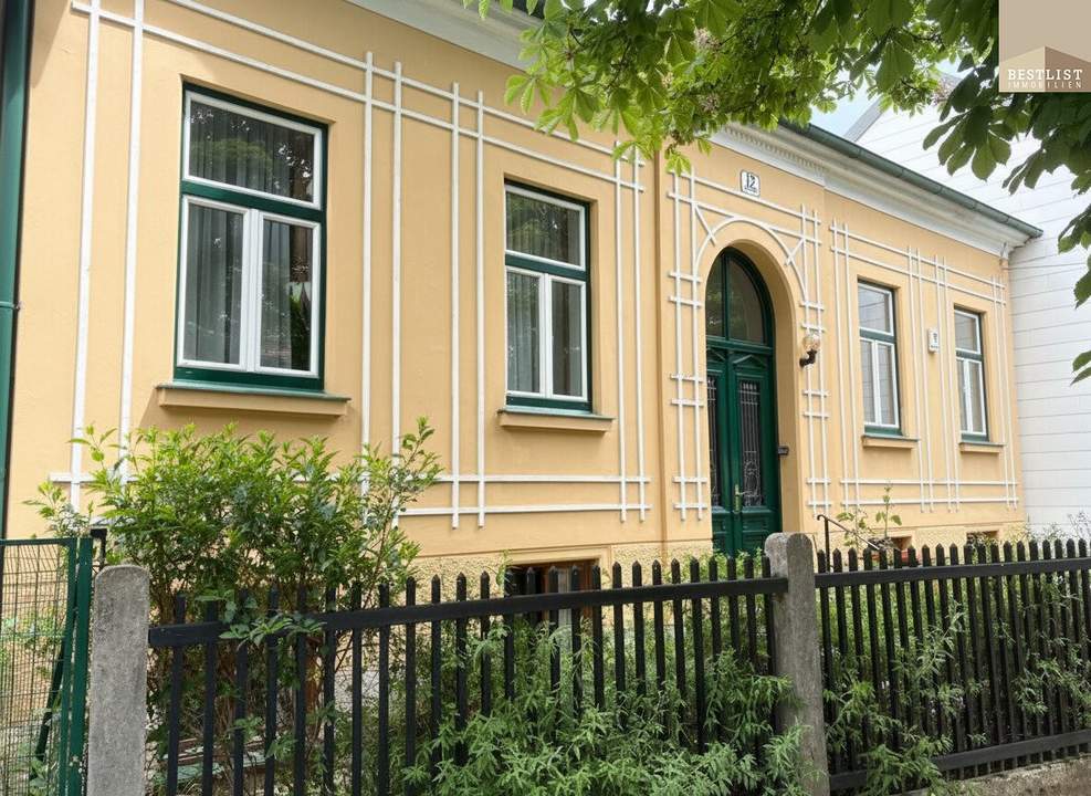 Charmantes Stadthaus in Baden – ruhige Lage mit großem Garten & Entwicklungspotenzial