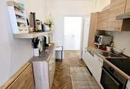 Die Gelegenheit! Entzückende Altbauwohnung mit hofseitiger Terrasse bzw. Garten + Saniertes Altbauhaus mit großem Innenhof + Beste Infrastrukur und Anbindung! Jetzt zugreifen!