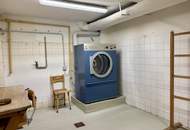 HELL UND SEHR GROSSZÜGIG - HOCHWERTIG SANIERTE 5-ZIMMER-WOHNUNG MIT BALKON IM 5. LIFTSTOCK