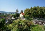 Landhaus mit Potential auf Anhöhe mit traumhaftem Weitblick ins Land