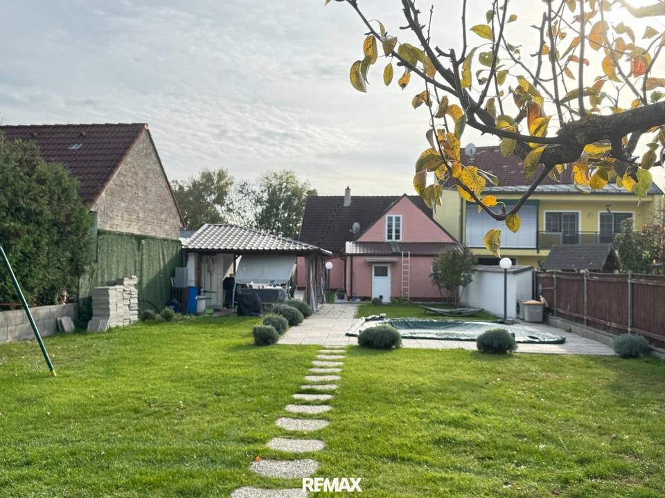 Charmantes Einfamilienhaus mit Pool