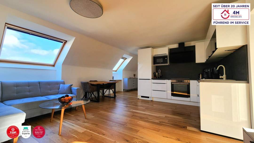 Hochwertig sanierte Dachgeschosswohnung in gefragter Lage