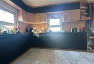 Neuwertiges Zweifamilienhaus in Eggendorf, 7 Zimmer, Garten, Pool, Sauna und Garage – Ihr Traumhaus!