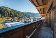 Stilvolle Dachgeschosswohnung in Ruhelage mit Premium-Ausstattung