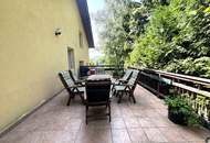 Großzügiges Einfamilienhaus mit Pool, Wintergarten und Doppelgarage mitten im Grünen!