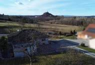 Bezugsfertiger, moderner Bungalow mit Burgblick