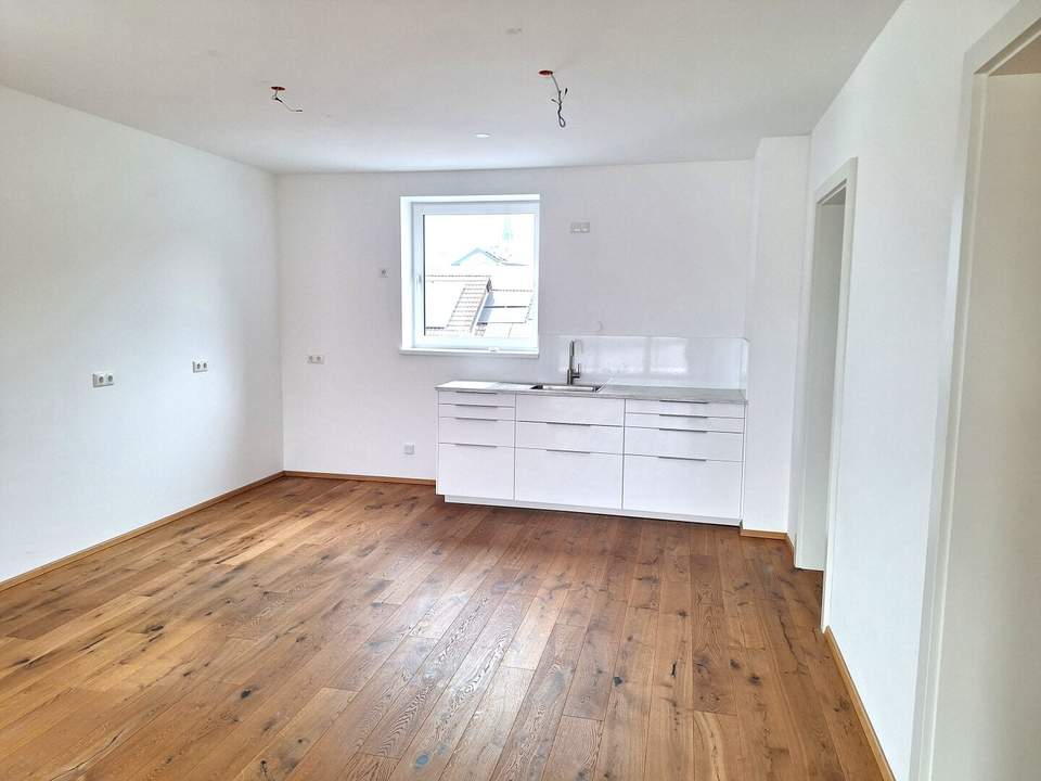 Topmoderne, neuwertige Mietwohnung mit überdachtem Balkon!