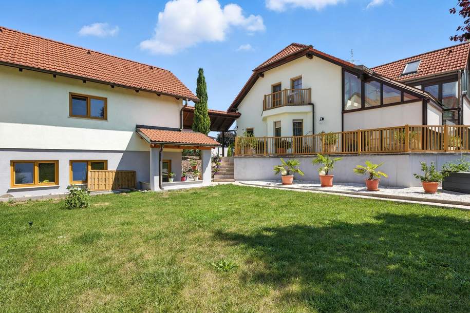 HOCHKARÄTIGES WOHNEN IN GRÜNRUHELAGE! WOHLFÜHL-REFUGIUM DER EXTRA KLASSE: TRADITION TRIFFT MODERNSTEN KOMFORT!, Haus-kauf, 998.000,€, 2020 Hollabrunn