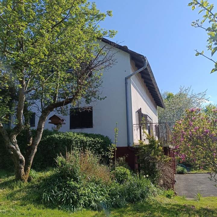 Einfamilienhaus in sonniger Lage mit herrlicher Aussicht in Edelschrott!