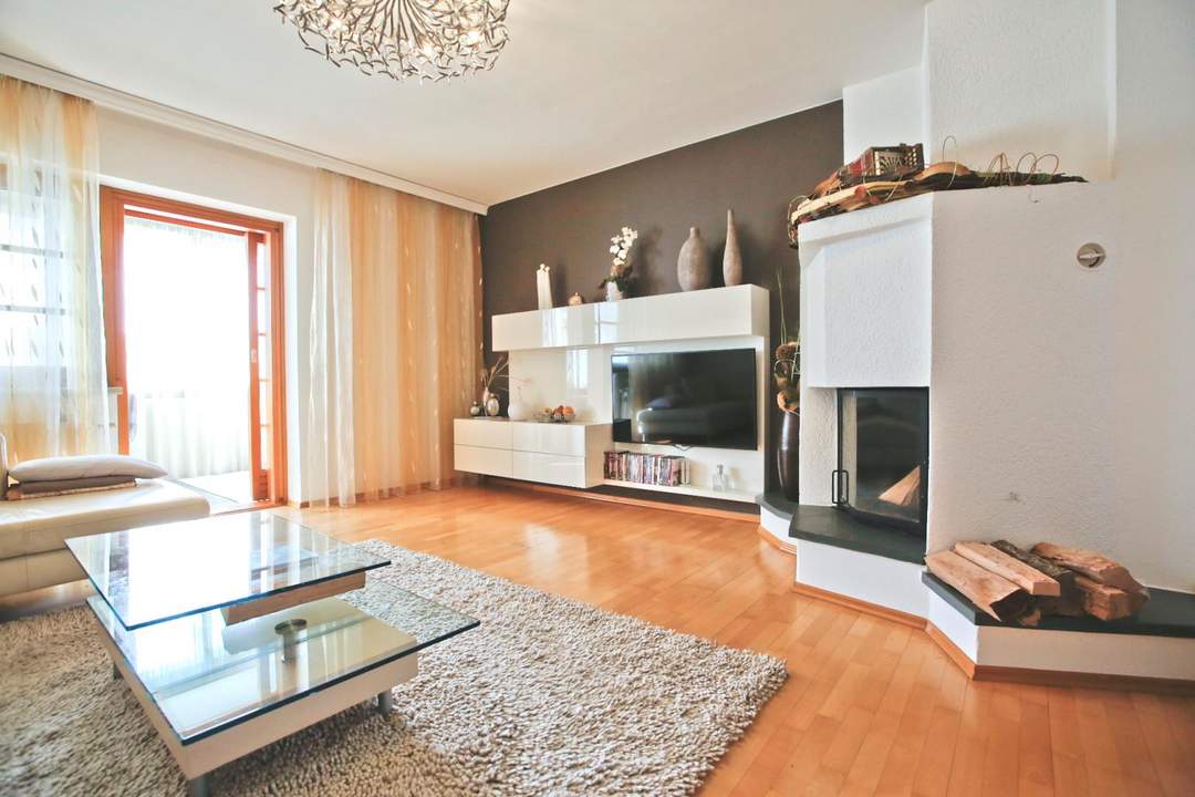 Gemütlichkeit mit offenem Kamin und Sauna - voll möbliert