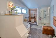 Viel Platz in beliebter Wohngegend, der Attersee nicht weit und riesiger Traumgarten!