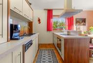 Sonniges Einfamilienhaus mit Pool, großem Keller & Ausbaupotenzial