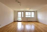 Großzügige DG-Wohnung mit großem, sonnigen Innenhof-Balkon