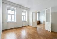 Große Familienwohnung // 6 Zimmer // Balkon möglich // Sanierungsbedürftig