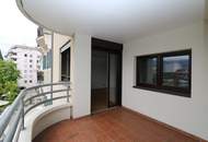Erste Lage! großzügige 5 Zimmer Wohnung mit Balkon und toller Aussicht