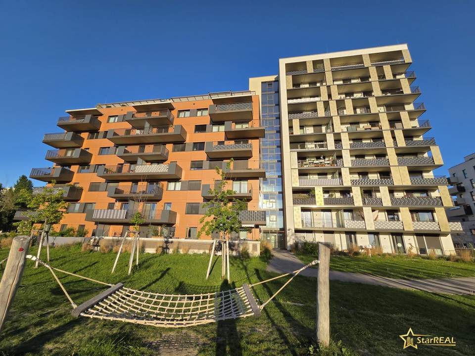 NEUBAU 2022. 3 ZIMMER MIT GROSSEM BALKON UND TIEFGARAGE. NAHE U1 KAGRANER PLATZ.