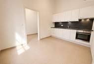 Altbau zum Verlieben – Fischgrätparkett, Stuck &amp; Lift in wunderschönem Gründerzeithaus – Jetzt entdecken!