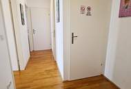 TERRASSENHIT, LORYSTRASSE, vermietete 50 m2 Neubau mit 38 m2 Terrasse, 2 Zimmer, Komplettküche, Duschbad, Parketten, 4. Liftstock