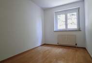 Gepflegte 3.-4.-Zi.-Wohnung mit Loggia und TG Abstellplatz
