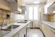 NÄHE DONAUKANAL &amp; ROCHUSMARKT | Sanierungsbedürftige 2-Zimmer-Wohnung mit Innenhof-Loggia | Separate Küche | 5. Liftstock