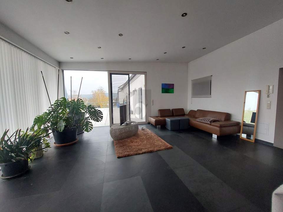 LUXURIÖSES WOHNEN, VIELSEITIG MIT WINTERGARTEN UND SONNENTERRASSE