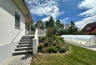 Großzügiges Wohnhaus mit Pool, Heimkino und Sauna in ruhiger Lage!
