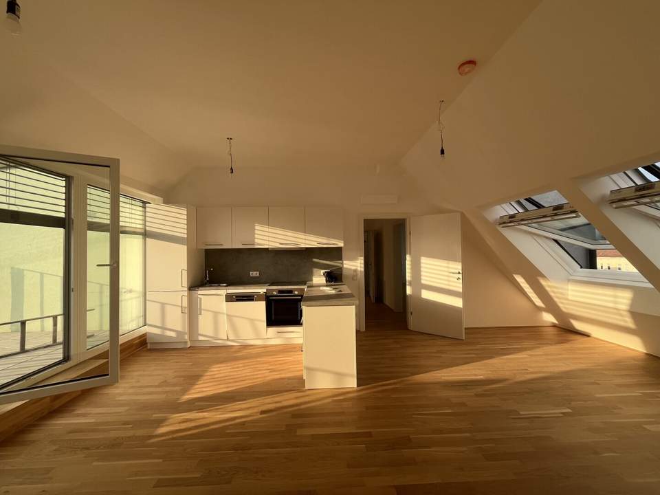 Schöne 4 Zimmer Dachterrassenwohnung mit Garagenplatz in Top Lage
