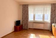 Vermietete Wohnung und Büroräumlichkeiten inkl. Garagen + Swimmingpool