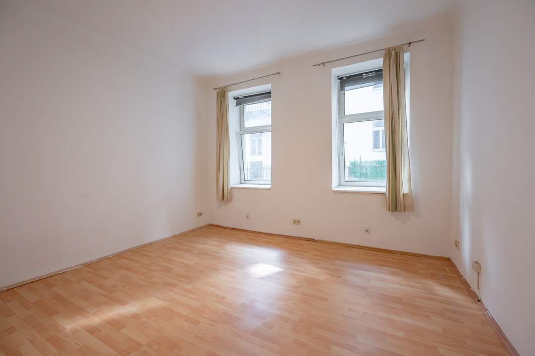 +++NEU+++ Sanierungsbedürftige 1-Zimmer Altbauwohnung im Erdgeschoss - Hobbyraum im Keller!