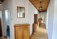 Familienidylle! Gepflegtes Wohnhaus mit tollem Garten, Presshaus und Nebengebäude – 4 Zimmer &amp; top Küche - nur wenige Minuten zum Bahnhof!
