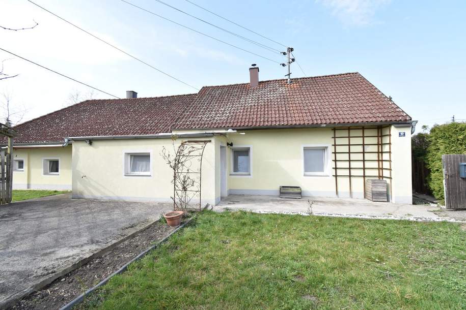 Sanierungsbedürftiges Einfamilienhaus mit Garten. Sonnige Eckparzelle!, Haus-kauf, 280.000,€, 4614 Wels-Land