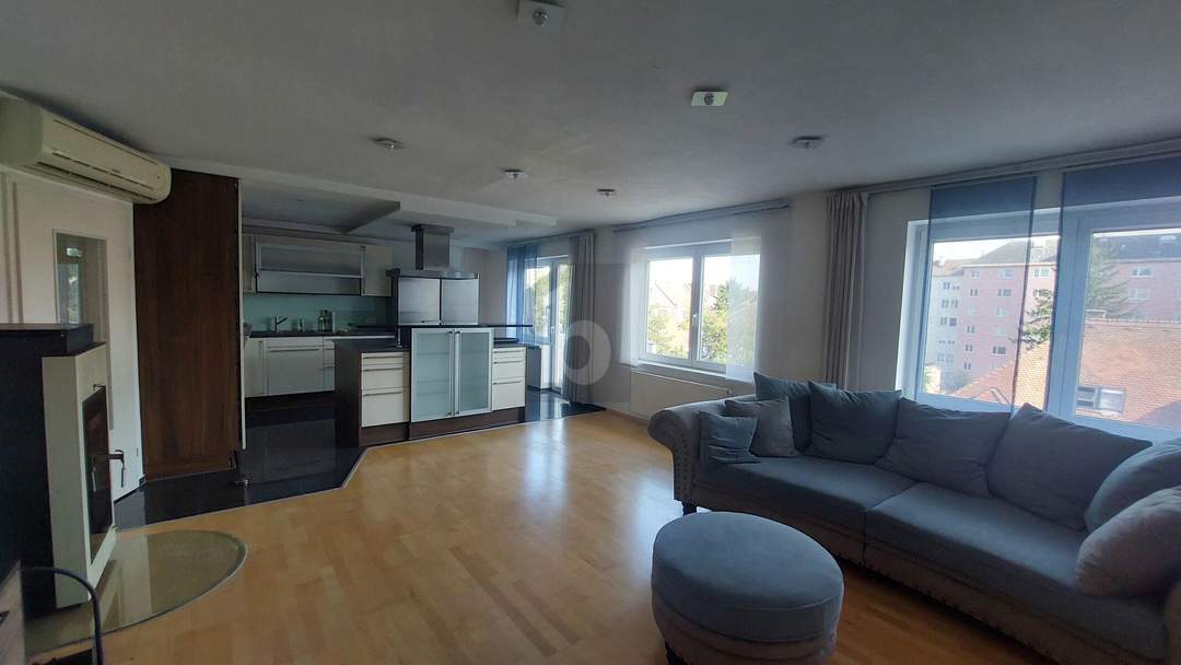 PREISHIT! GROSSE MAISONETTE MIT BLICK ÜBER DIE STADT
