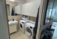 Super-schicke, hochwertige DG-Wohnung mit Balkon und Klimaanlage!