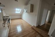 Sofortbezug: Sonnige DG Wohnung