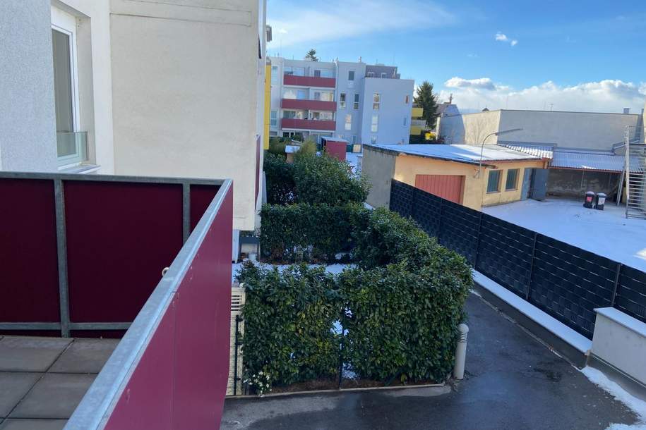 Schöne, helle 2-Zimmer-Genossenschaftswohnung mit Tiefgaragenplatz!, Wohnung-miete, 795,00,€, 2700 Wiener Neustadt(Stadt)