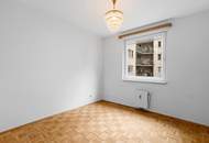 4 Zimmer mit Loggia/Nähe Sofiensäle/sanierungsbedürftig