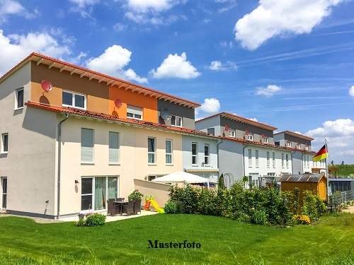 Modernes Reihenmittelhaus mit Garten, Terrasse und Gartenhütte