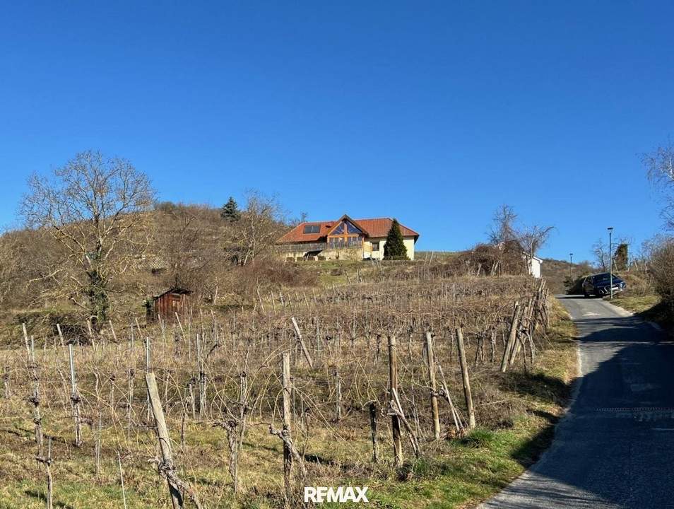 Sonniges Baugrundstück in erhöhter Aussichtslage - ländliches Flair - städtische Infrastruktur!