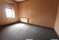 1 Zimmer Wohnung, schön geräumig und gut zu gestalten. Angenehme Lage.