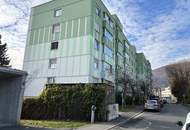 Großzügige Wohnung mit zwei Loggien in Ruhelage!