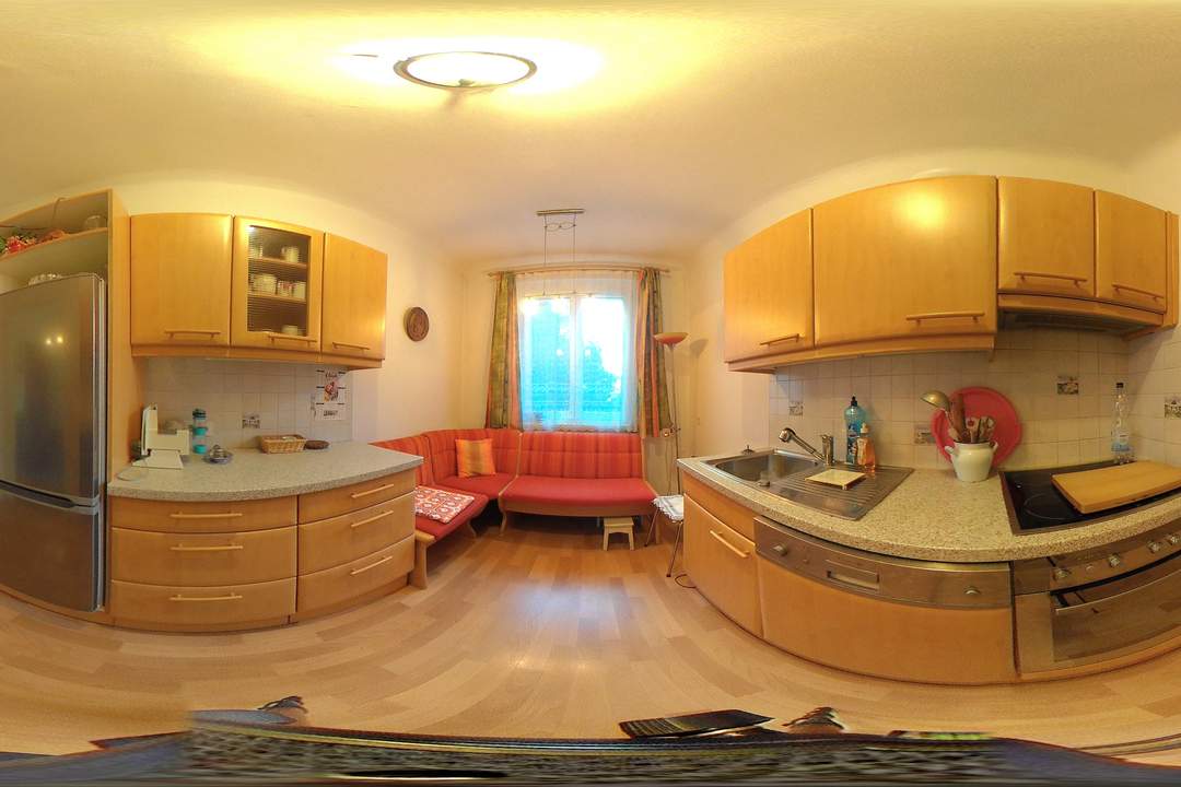 Helle 2 Zimmer Wohnung mit Lift - perfekte U1 Anbindung
