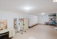 Exklusives Einfamilienhaus auf 2.212 m² Grundstück in ruhiger Wohnlage mit Pool