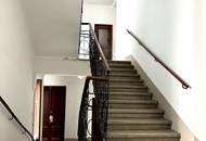 U3, ROCHUSMARKT UND RABENHOF - ZAUBERHAFTE ALTBAU-GARCONNIERE IN HOFRUHELAGE BEIM KARDINAL-NAGL-PLATZ