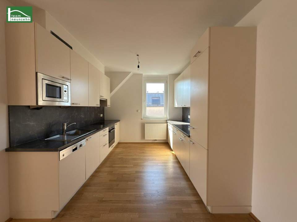 Exklusive 5-Zimmer-Dachgeschosswohnung mit großzügigem Grundriss und sonnigem Balkon. - WOHNTRAUM